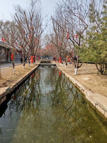 红灯笼园林水渠景观