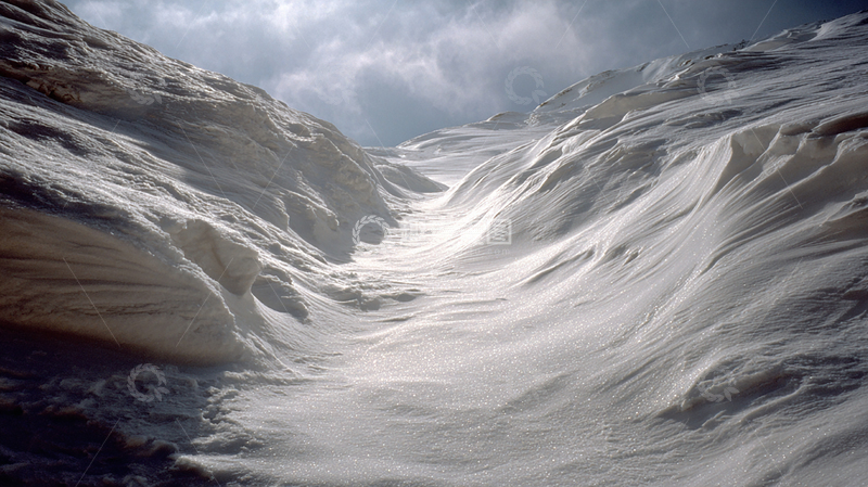 高清大图下载【趣麦麦图】雪山之巅的静谧奇观