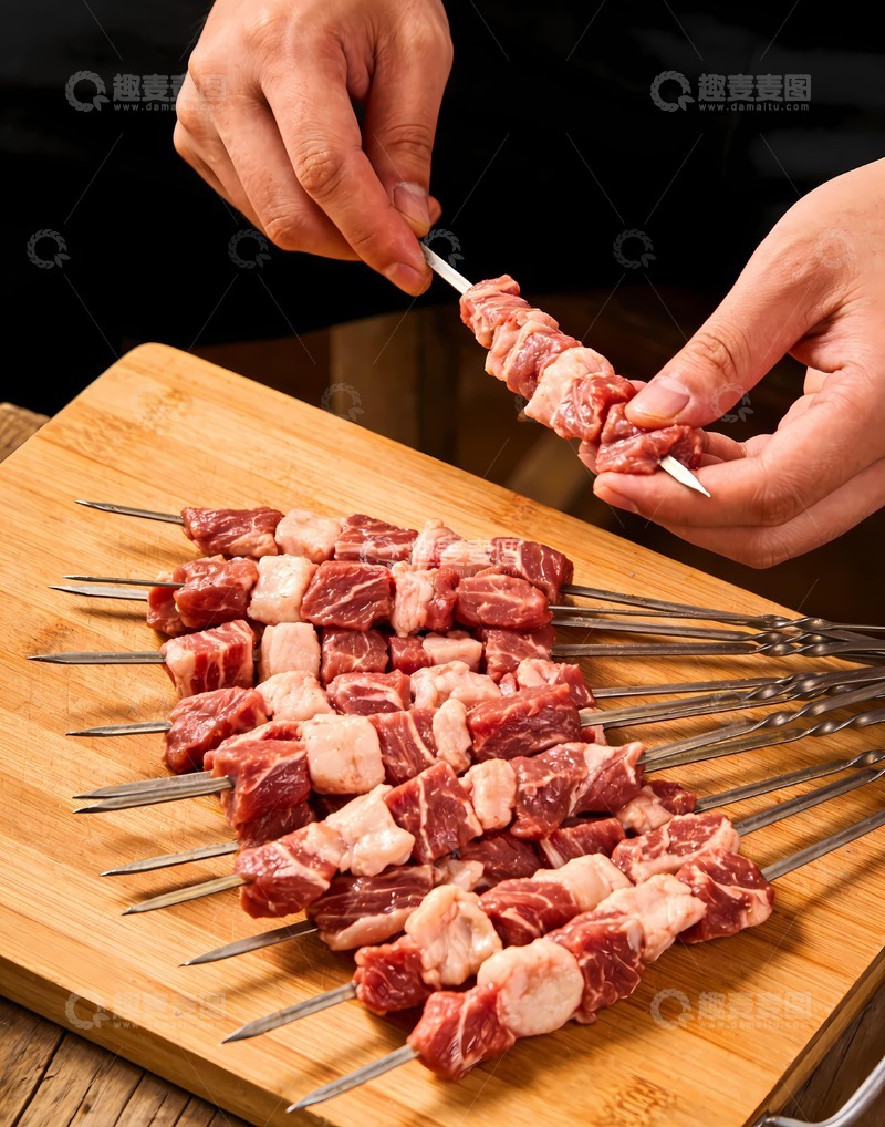 高清大图下载【趣麦麦图】烧烤新鲜羊肉串