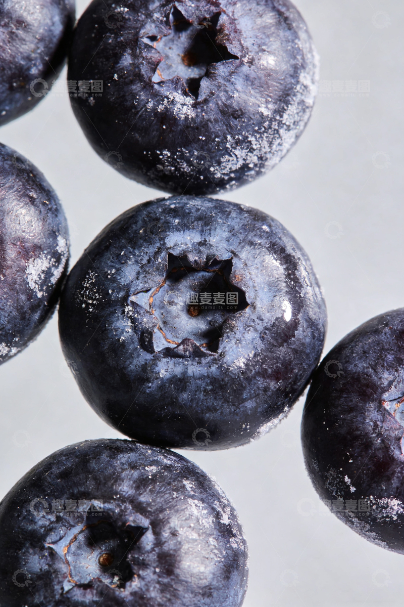 高清大图下载【趣麦麦图】冷冻蓝莓特写摄影图片