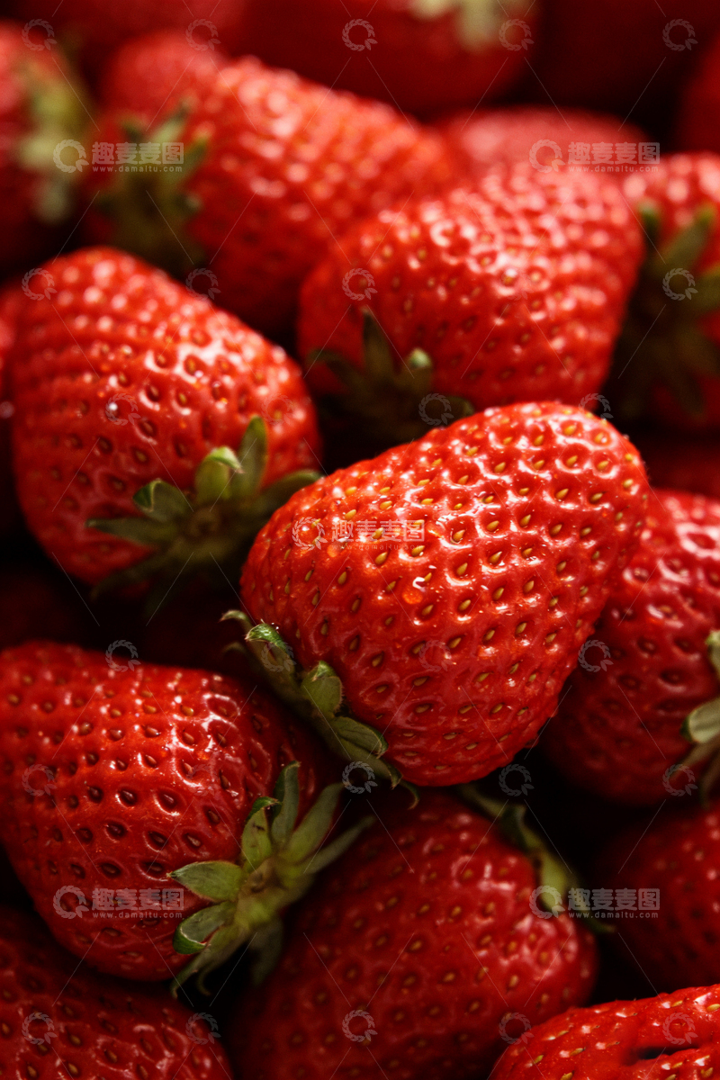 高清大图下载【趣麦麦图】鲜艳草莓特写摄影图片3
