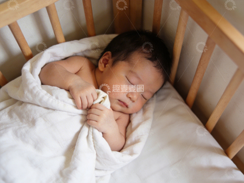高清大图下载【趣麦麦图】婴儿睡婴儿床温馨家居照片