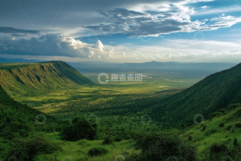 高清大图下载【趣麦麦图】远山绿草地峡谷美景