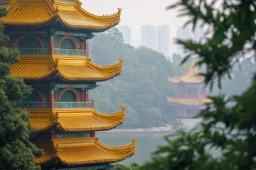 金色的塔楼建筑摄影