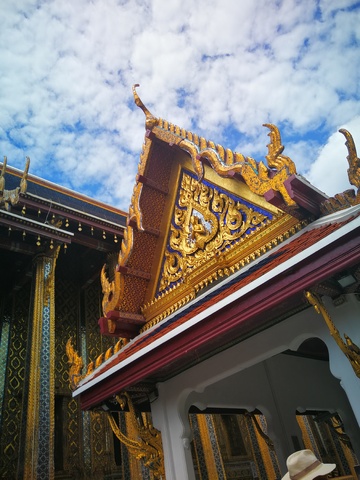 金色寺庙屋顶泰国建筑特色