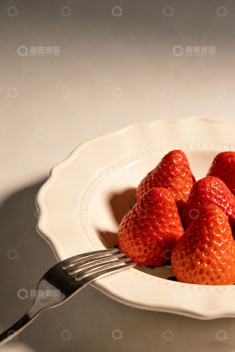 高清大图下载【趣麦麦图】简约草莓美食摄影