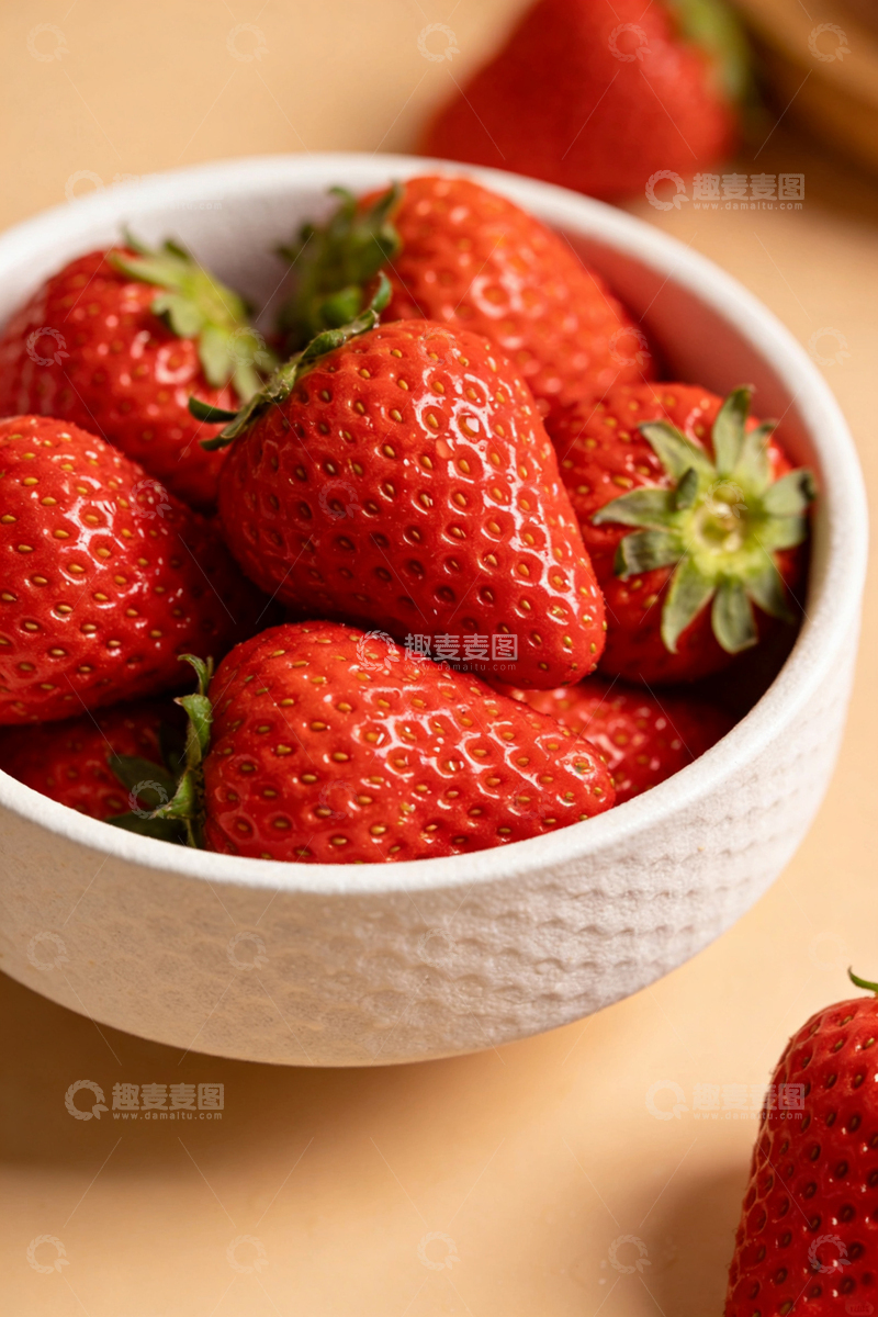 高清大图下载【趣麦麦图】清新草莓水果摄影图片
