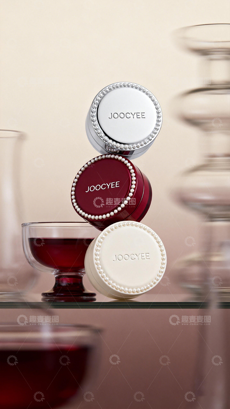 高清大图下载【趣麦麦图】精致化妆品罐堆叠展示