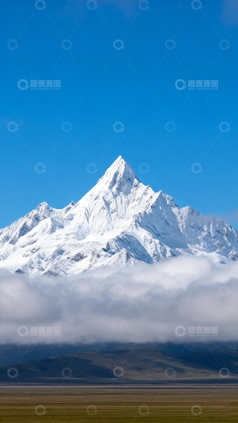 高清大图下载【趣麦麦图】雪山巍峨云雾绕草原蓝天