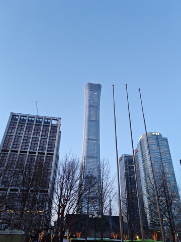 都市高楼蓝天美景