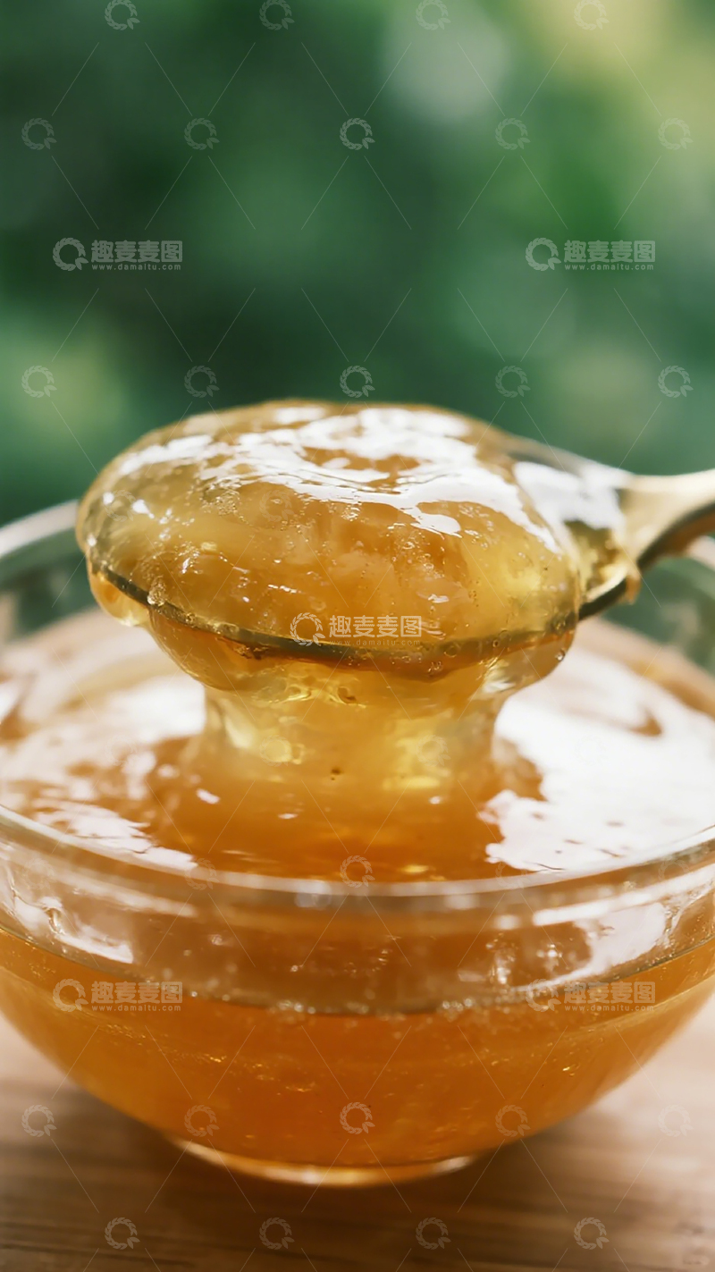 高清大图下载【趣麦麦图】琥珀色蜂蜜勺子特写美食摄影