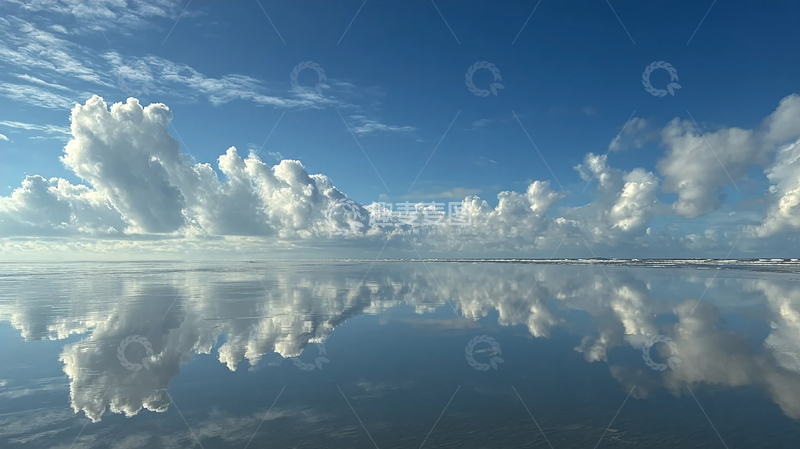 高清大图下载【趣麦麦图】天空之镜：海天一线的奇幻倒影