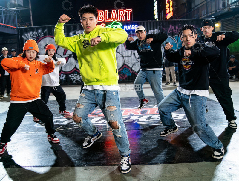 高清大图下载【趣麦麦图】街舞表演青春活力街头文化