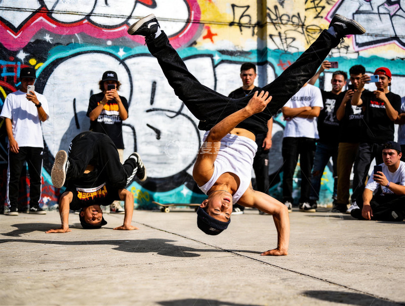 高清大图下载【趣麦麦图】Breaking 街舞群舞，地板动作