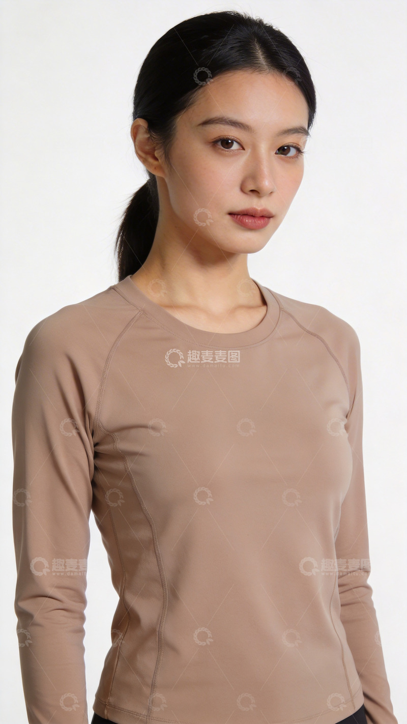 高清大图下载【趣麦麦图】简约风格女性长袖上衣展示