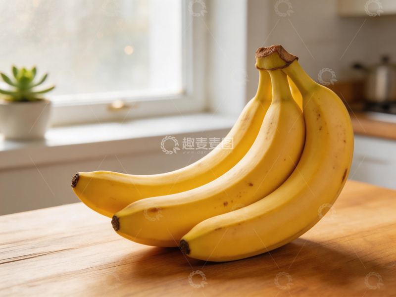 高清大图下载【趣麦麦图】厨房桌上的香蕉特写
