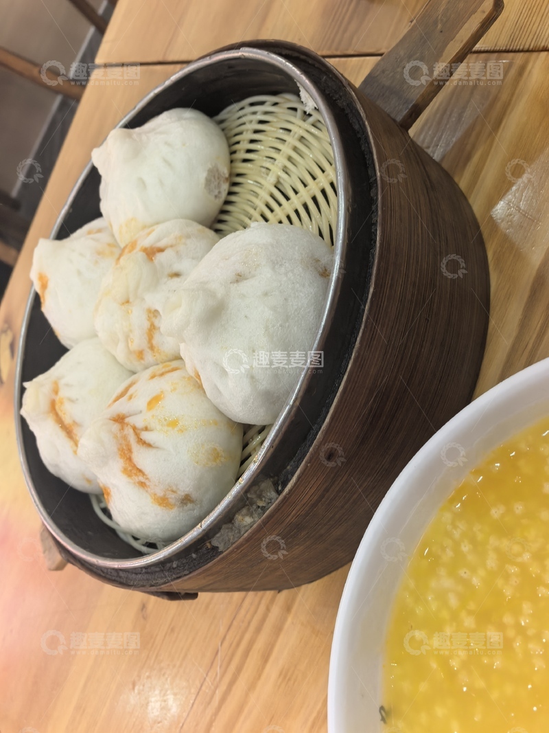 高清大图下载【趣麦麦图】中式早餐包子小米粥