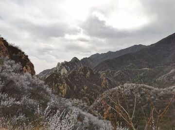 山峦起伏云雾缭绕风光摄影