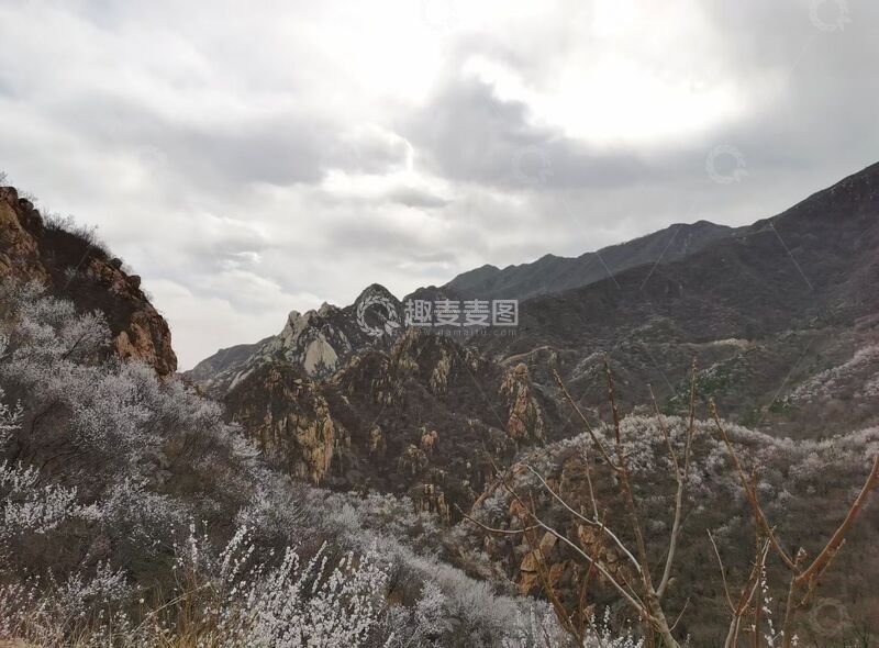 高清大图下载【趣麦麦图】山峦起伏云雾缭绕风光摄影