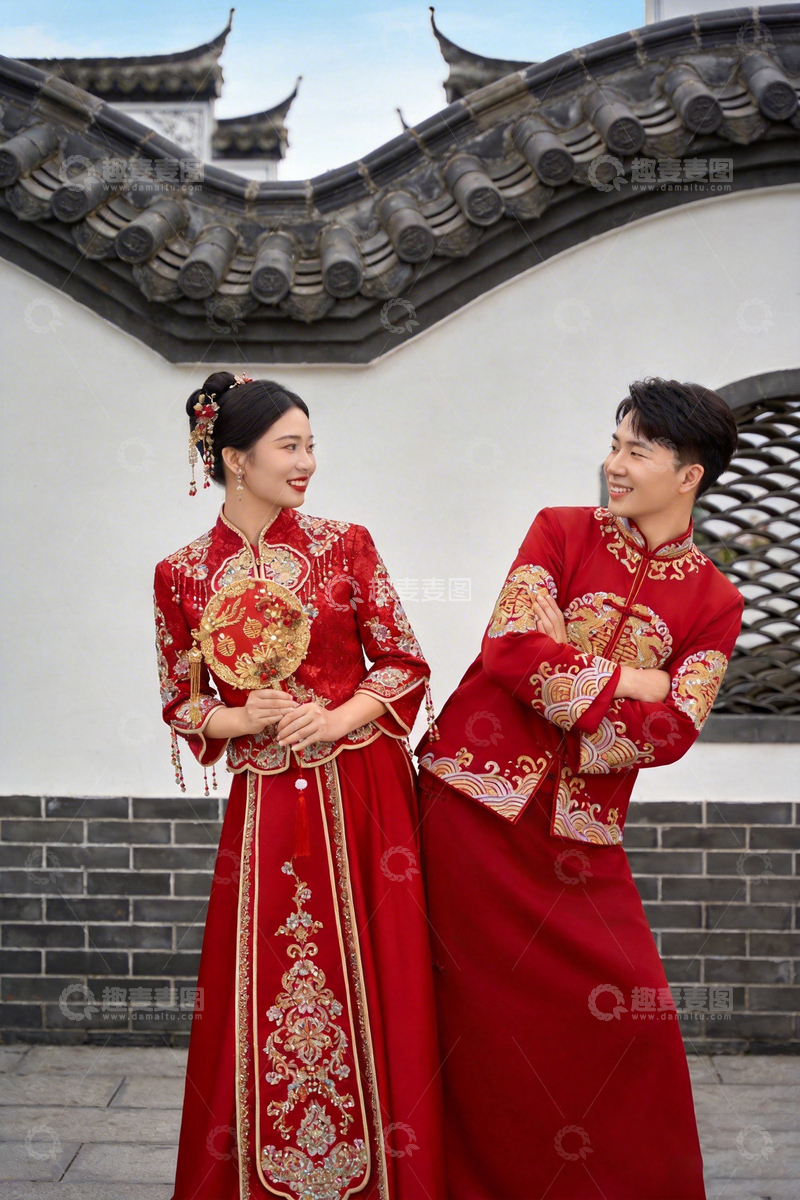 高清大图下载【趣麦麦图】-传统中式婚礼喜服情侣写真