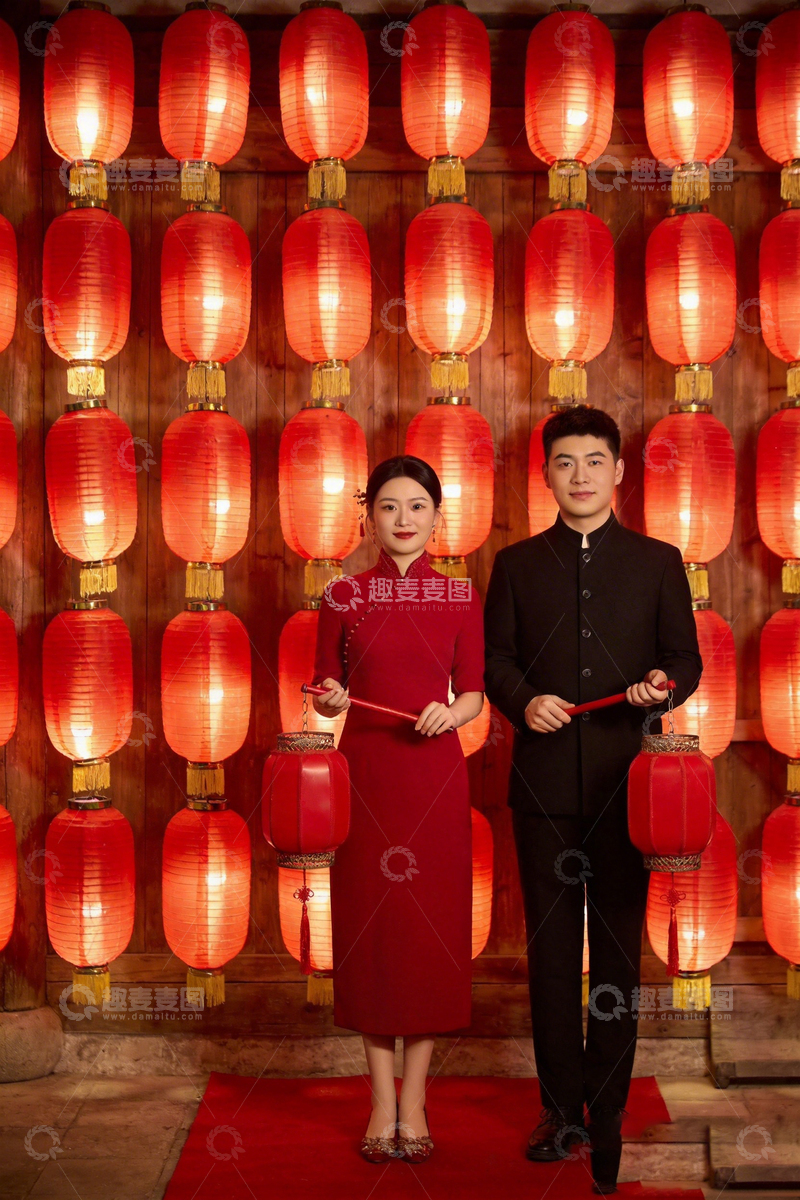 高清大图下载【趣麦麦图】喜庆红灯笼情侣写真