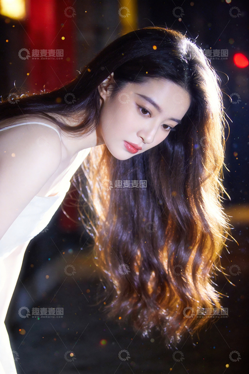 高清大图下载【趣麦麦图】虚实结合摄影风格氛围感美女8