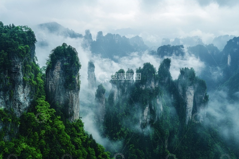 高清大图下载【趣麦麦图】云雾缭绕的山林山石
