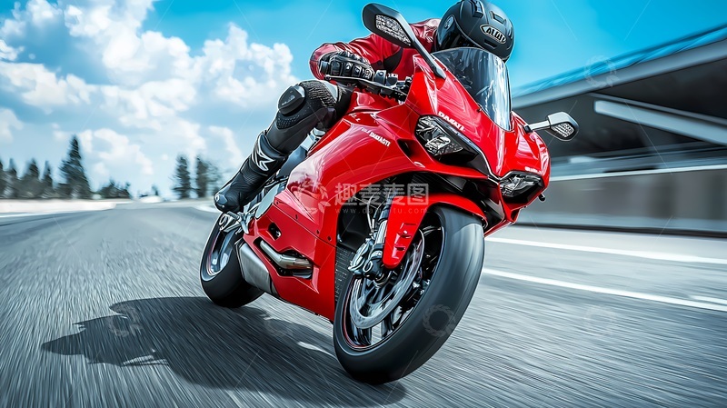 高清大图下载【趣麦麦图】高速骑行红色摩托车