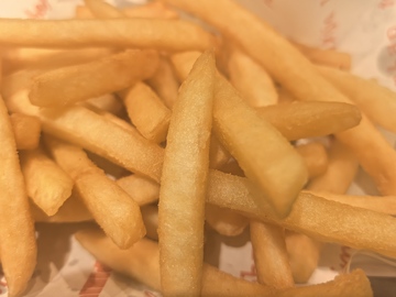 金黄薯条美食摄影1