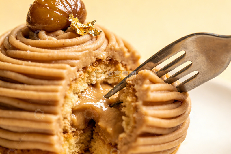 高清大图下载【趣麦麦图】流心栗子蒙布朗蛋糕的秋日限定甜点