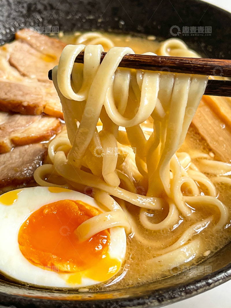 高清大图下载【趣麦麦图】日式叉烧豚骨拉面的浓郁暖心主食