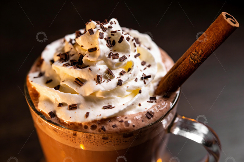 高清大图下载【趣麦麦图】肉桂奶油热巧克力的冬日暖饮时光