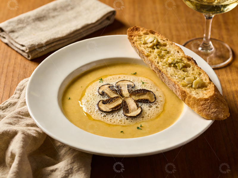 高清大图下载【趣麦麦图】温馨晚餐南瓜汤美食摄影