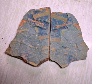 多彩岩石碎片标本