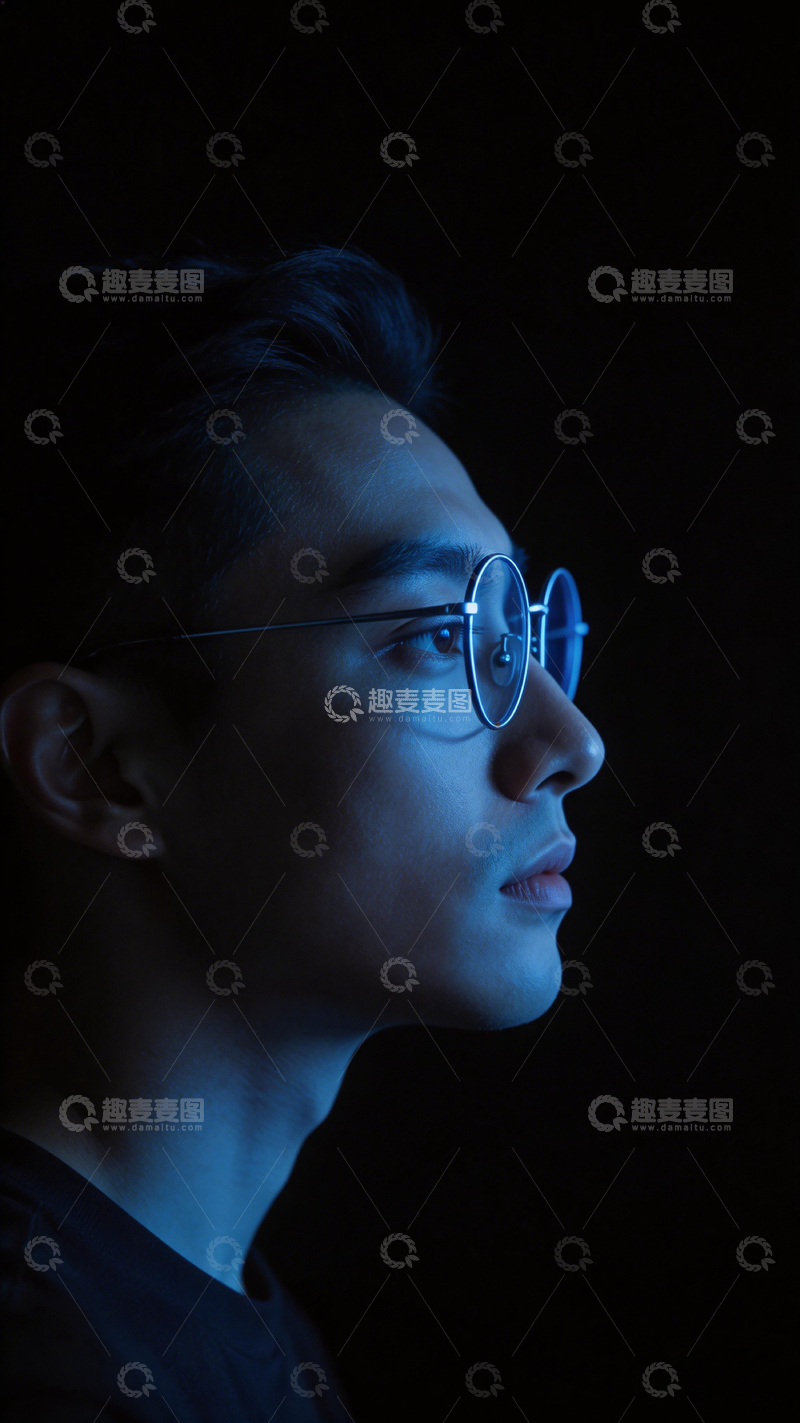 高清大图下载【趣麦麦图】暗调青年侧脸人像摄影