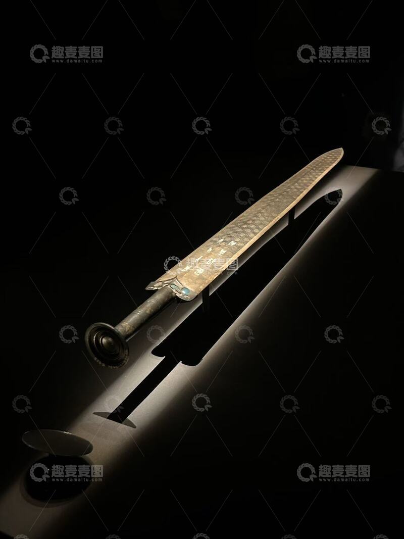 高清大图下载【趣麦麦图】-古剑特写黑色背景展示