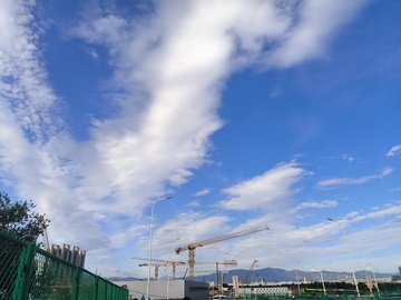 蓝天工地建设场景摄影