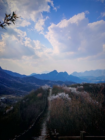 石桥,蓝天,白云,山峦,自然景
