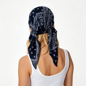 外国女性头巾使用场景02