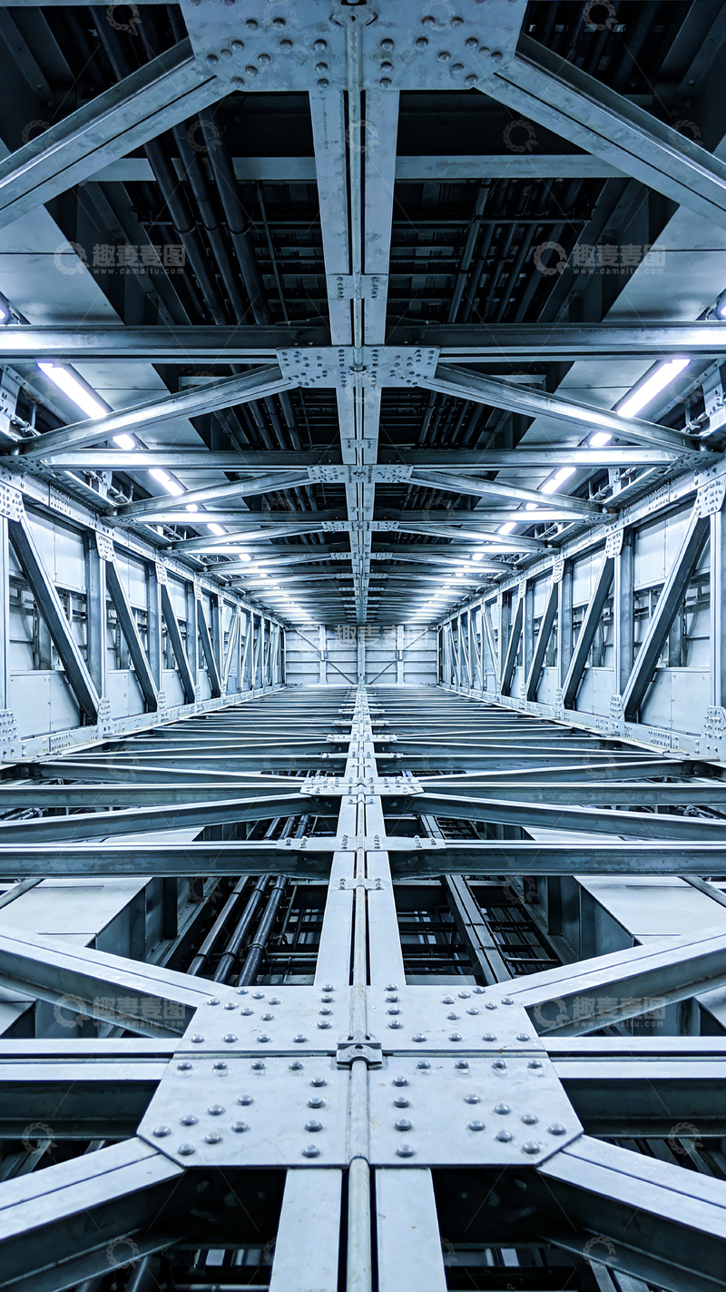 高清大图下载【趣麦麦图】钢结构桥梁内部透视图