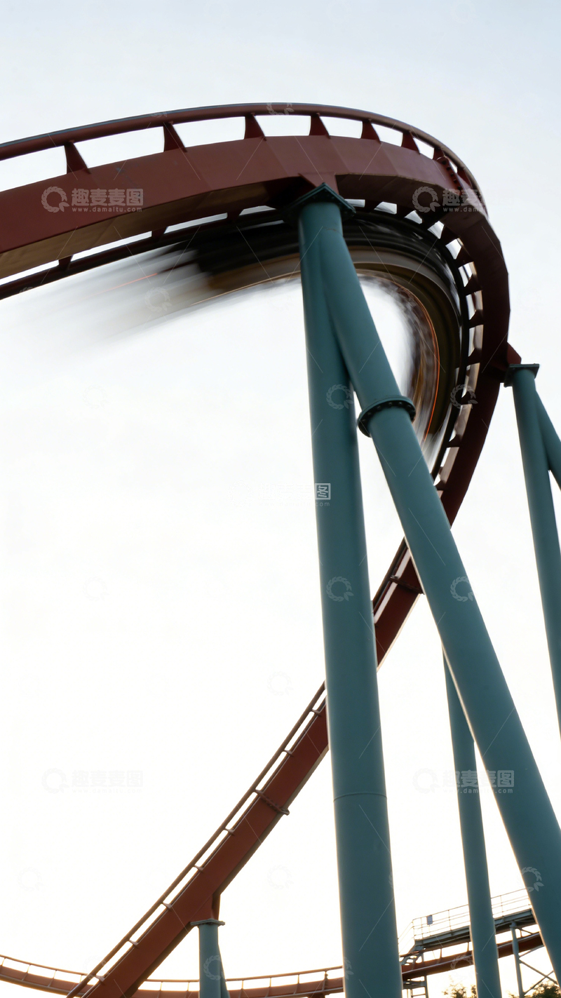 高清大图下载【趣麦麦图】过山车高速瞬间