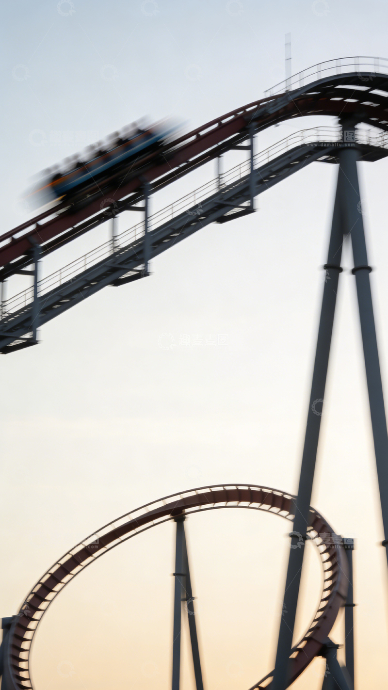高清大图下载【趣麦麦图】动感过山车高速瞬间