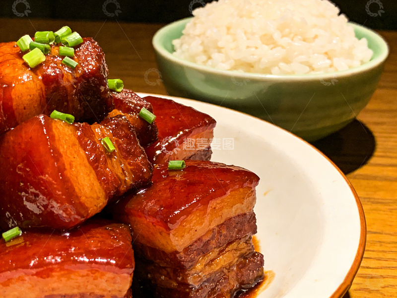 高清大图下载【趣麦麦图】红烧肉配米饭家常菜
