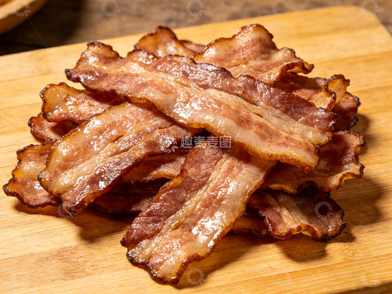 高清大图下载【趣麦麦图】桌子上一堆培根