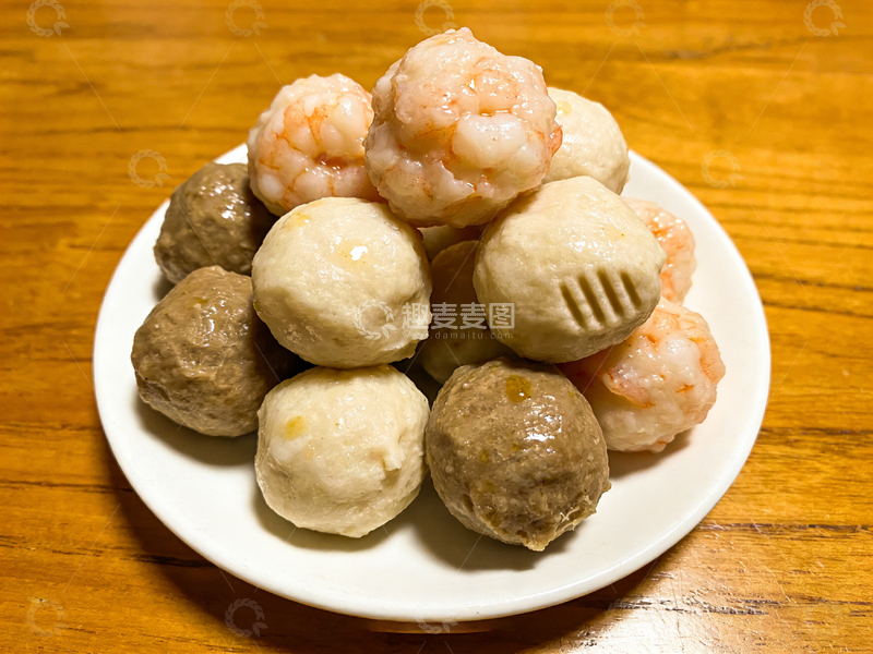 高清大图下载【趣麦麦图】美食盘中的丸子组合