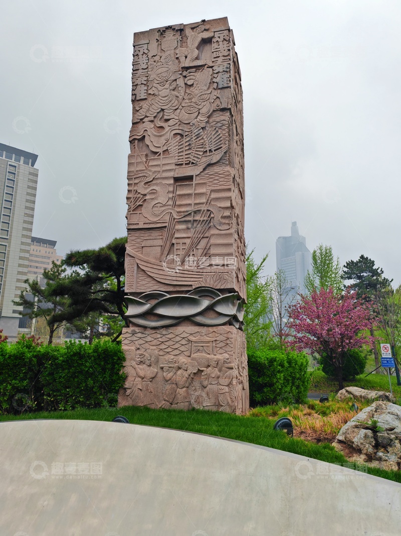 高清大图下载【趣麦麦图】城市公园石雕浮雕历史文化素材