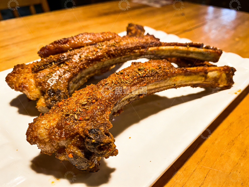 高清大图下载【趣麦麦图】金黄烤肋排美食摄影