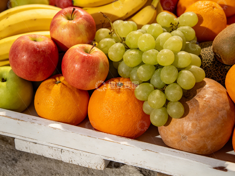 高清大图下载【趣麦麦图】新鲜水果摊位展示摄影图片