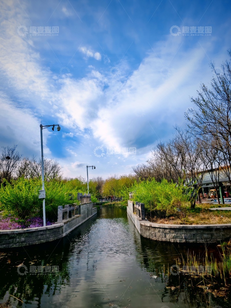 高清大图下载【趣麦麦图】蓝天碧水运河春景