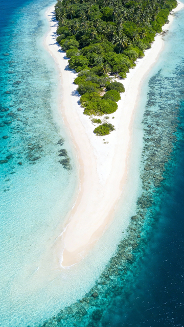 热带岛屿沙滩航拍风光